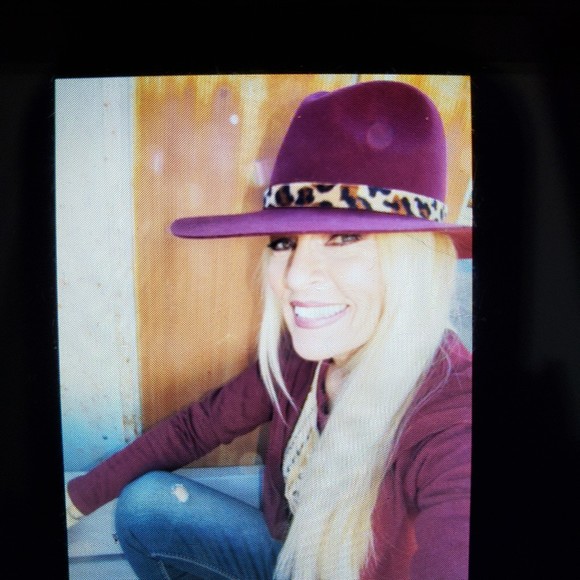 Profile Picture of Jody Losquadro (@cow7girl7) on Poshmark