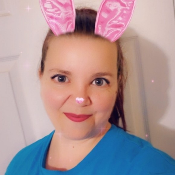 Profile Picture of Antonia Paulozza (@antozza73) on Poshmark