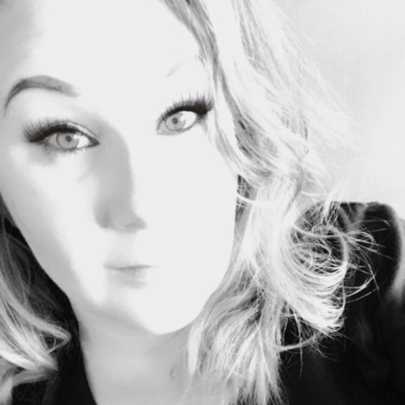 Profile Picture of Melissa Kaytor (@theresyou) on Poshmark