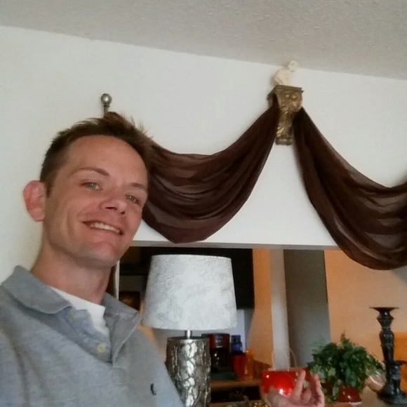 Profile Picture of Joseph Tayes (@scottietayes) on Poshmark