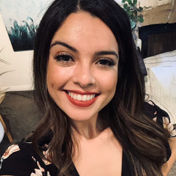 Profile Picture of Alexandria Chavarin (@alexandriachava) on Poshmark