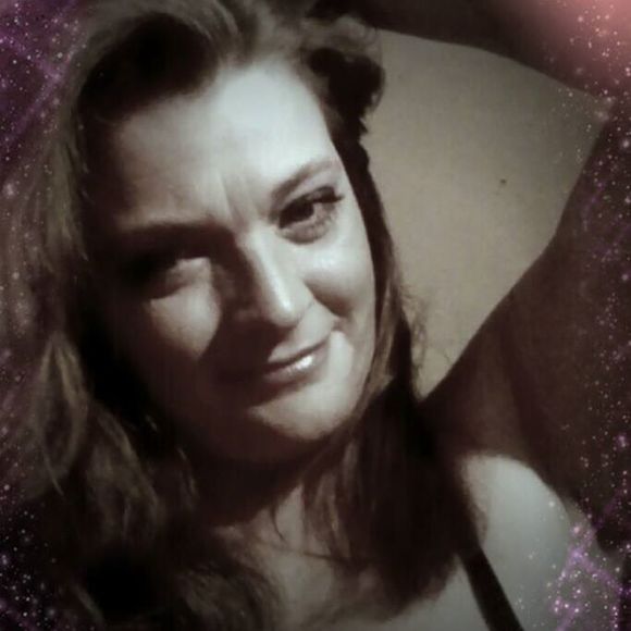 Profile Picture of Connie Bailey (@bayandcon) on Poshmark