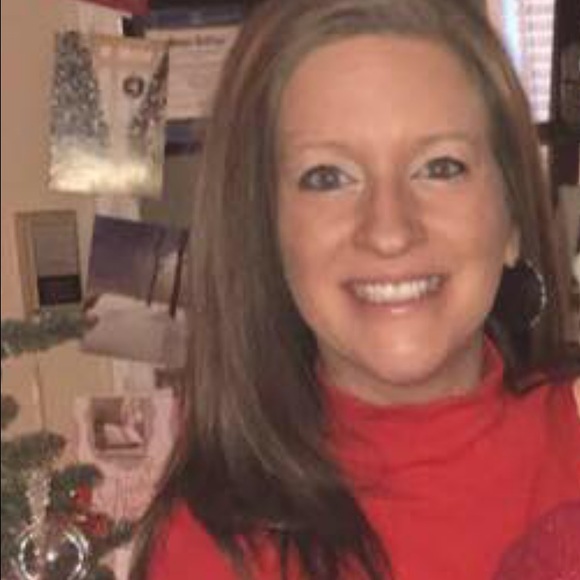 Profile Picture of Jackie Waslin (@jackie071685) on Poshmark