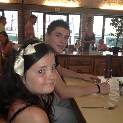 Profile Picture of Holly Jade Herbert (@JadeHazel1990) on Twitter