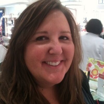 Profile Picture of Maureen Geraghty (@MoeRose0524) on Twitter