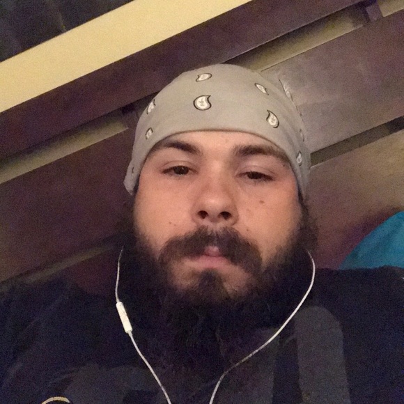 Profile Picture of Clifton Leonard (@slae) on Poshmark