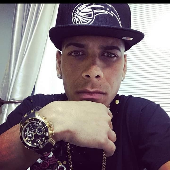 Profile Picture of Bolin Perez hernandez (@bolinp) on Poshmark