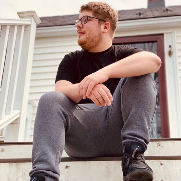 Profile Picture of Al Ramos jr (@alramosjr) on Poshmark