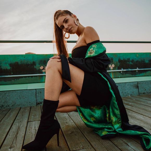 Julia Beauparlant - Poshmark Profile Picture of Julia Beauparlant (@jouuliia) on Poshmark