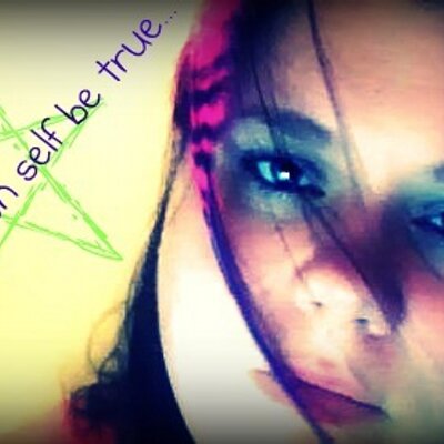 Profile Picture of Lisa (@silverthorne) on Twitter