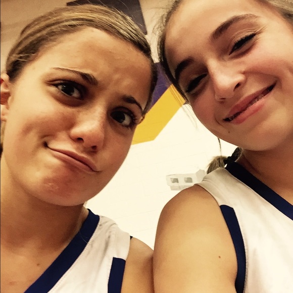 Elizabeth Jeppson - Poshmark Profile Picture of Elizabeth Jeppson (@elllejepps) on Poshmark