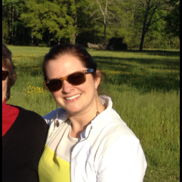 Profile Picture of Elizabeth Cates (@elizabeth923) on Poshmark