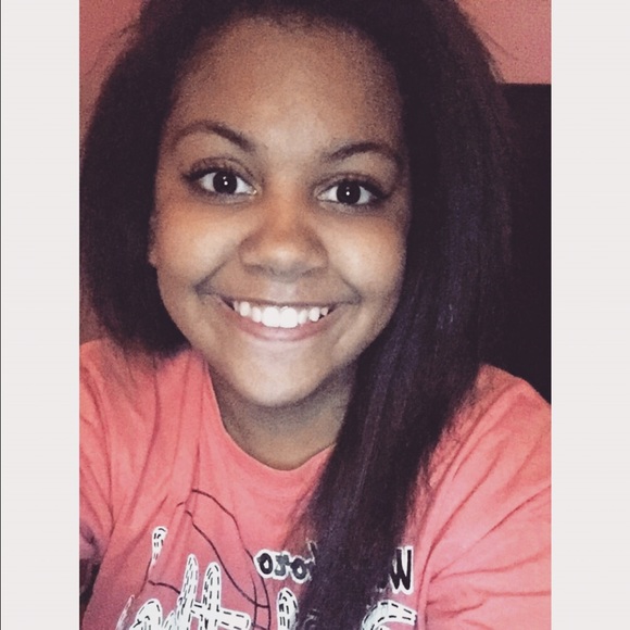 Profile Picture of Kennedy Tharpe (@kjt24) on Poshmark