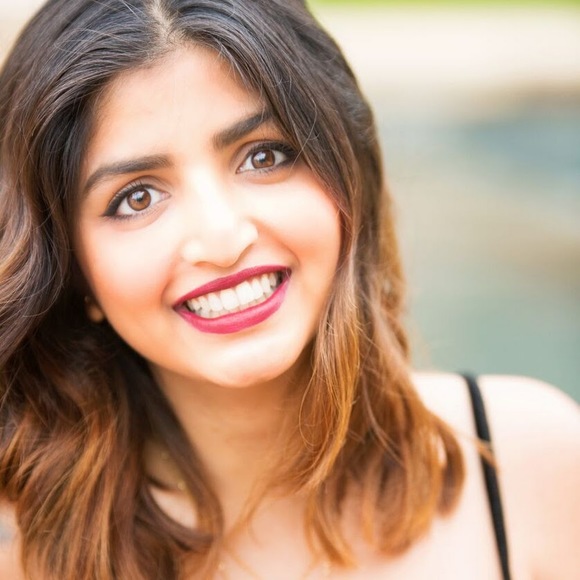 Profile Picture of Manj Dan (@manjdaniel) on Poshmark