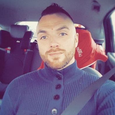 Profile Picture of Robert Huxley (@Rabhuxley89) on Twitter