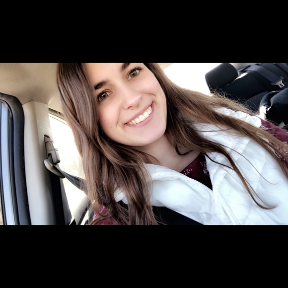 Profile Picture of Lacey Doudna (@doudnaj) on Poshmark