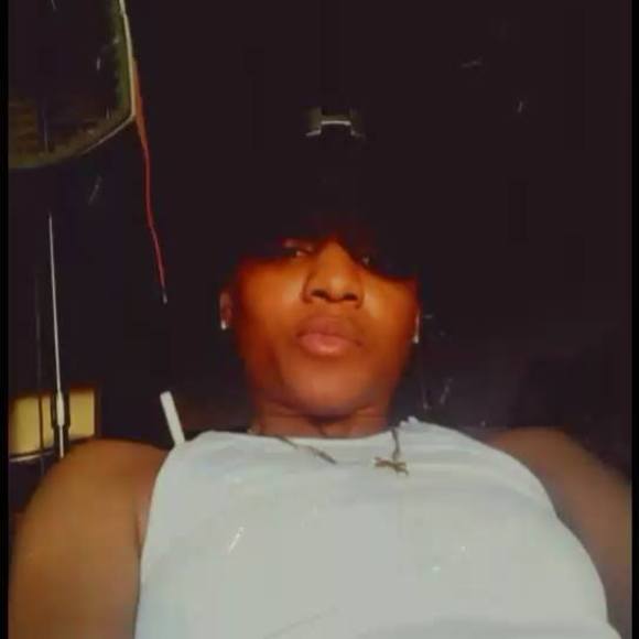 Profile Picture of Jonica Young (@jonicayoung) on Poshmark