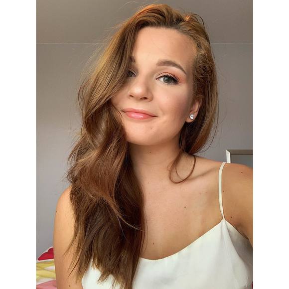 Profile Picture of Marie-anick Brodeur (@marieanick01) on Poshmark