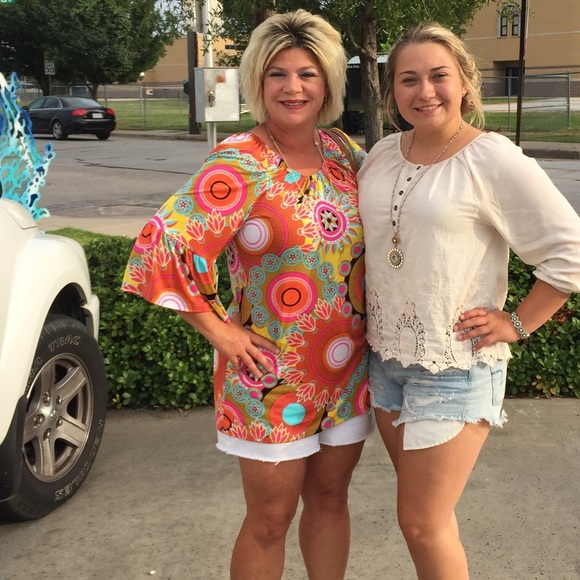 Profile Picture of Amy Bleiler (@amybleiler) on Poshmark