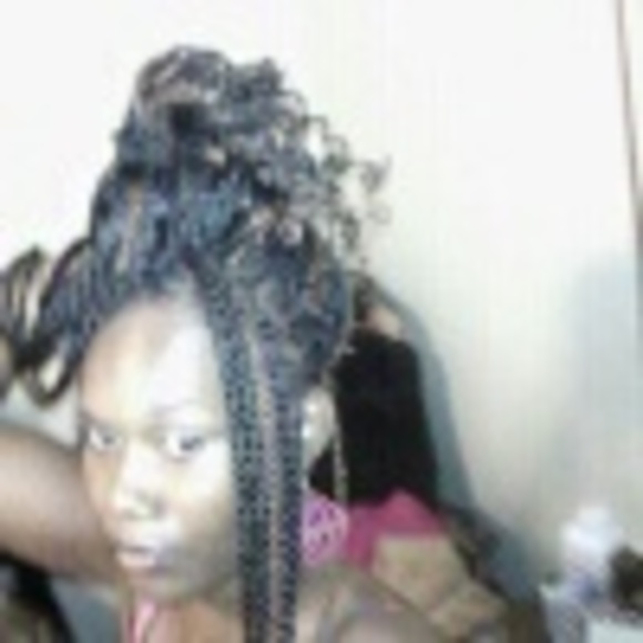 Profile Picture of Lateasea Powell (@icess) on Poshmark