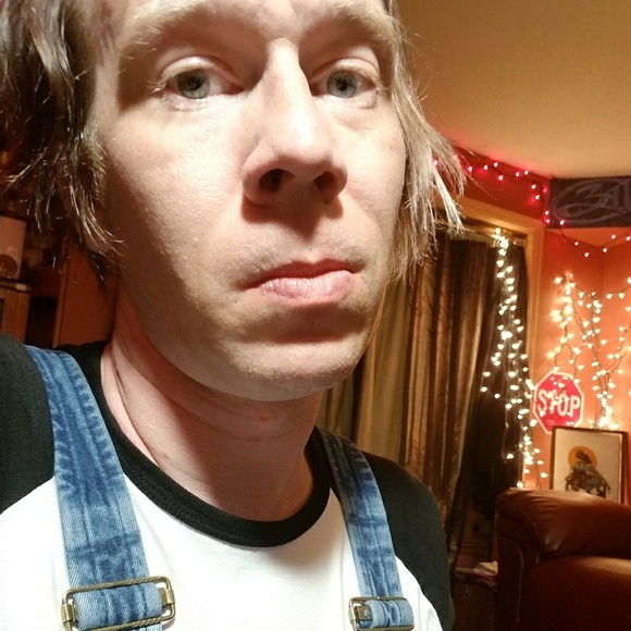 Profile Picture of Scott Welsh (@s36tt) on Poshmark
