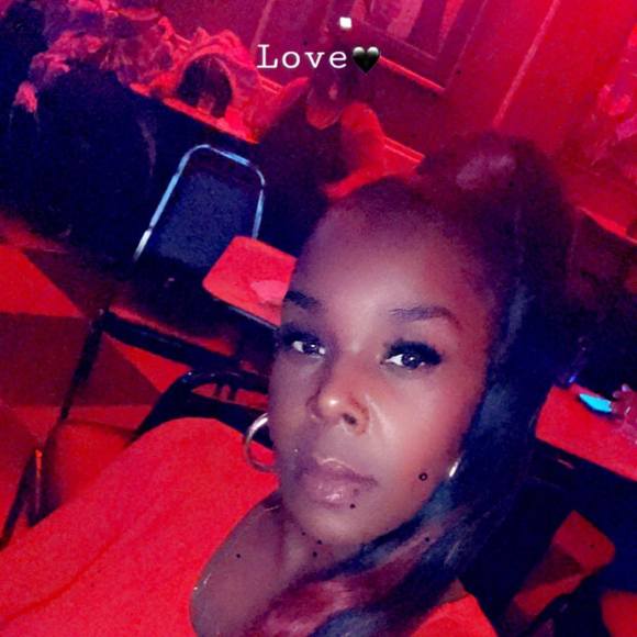 Profile Picture of Arnetta Nelson (@mrshobby) on Poshmark