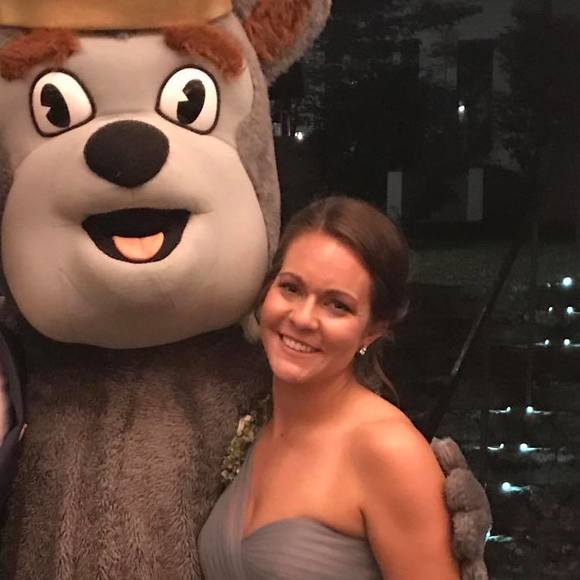 Profile Picture of Ally Sirmons (@allysimmons24) on Poshmark