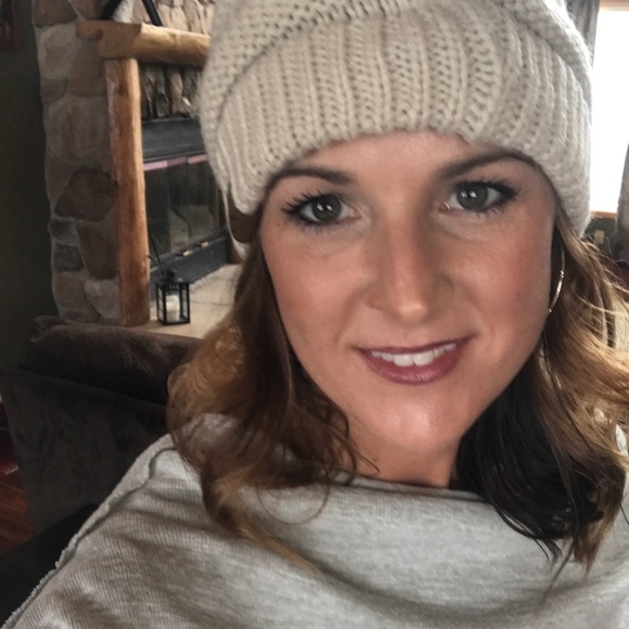 Profile Picture of Diana Hennum (@djhennum) on Poshmark