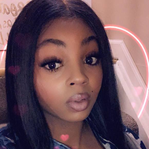Profile Picture of Tia Hammond (@tia22hammond) on Poshmark