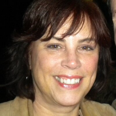 Profile Picture of Leslie Connor (@EditorLeslie) on Twitter