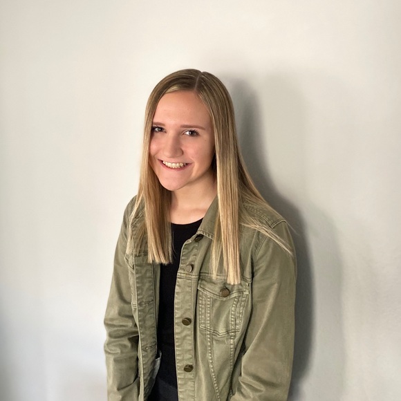 Profile Picture of Krista Chisholm (@krista_chisholm) on Poshmark