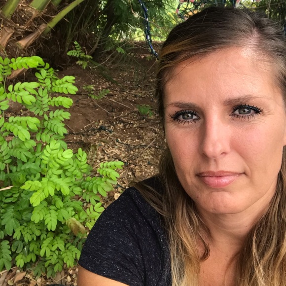Profile Picture of Erica Farnsworth (@magic1479) on Poshmark