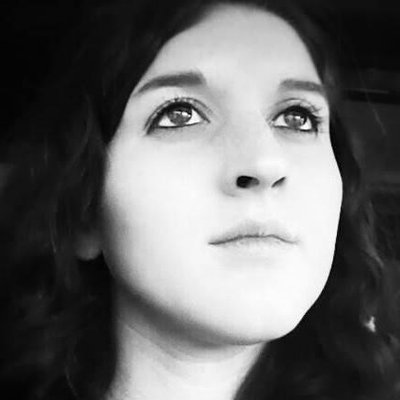 Profile Picture of Elaine Armstrong (@thelain13) on Twitter