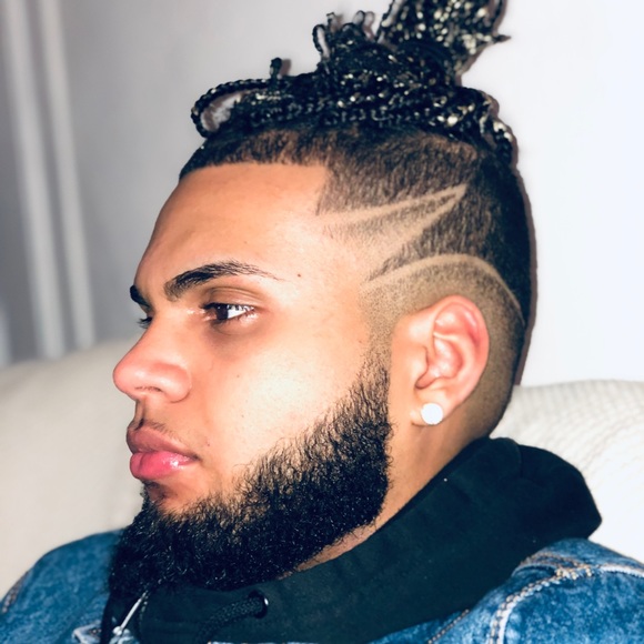 Profile Picture of Joel Henriquez (@joelcapellan62) on Poshmark