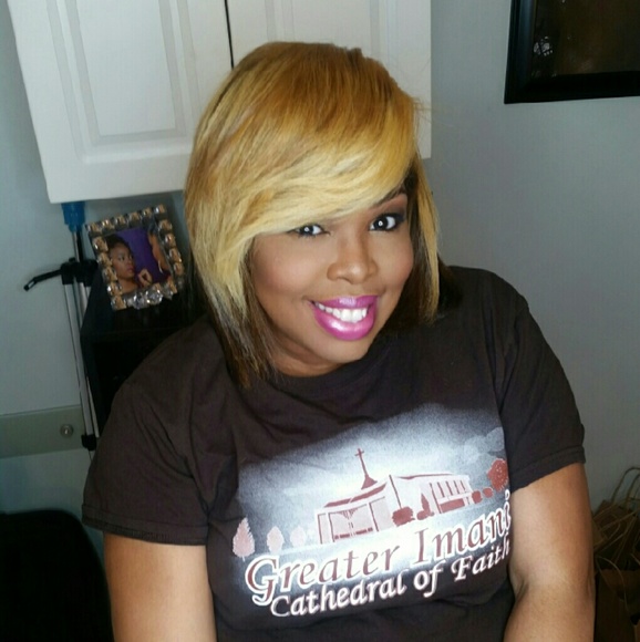 Profile Picture of Marlita White (@mtwhite2) on Poshmark