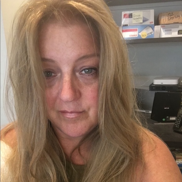 Profile Picture of Donna Buglione (@donnabuglione) on Poshmark
