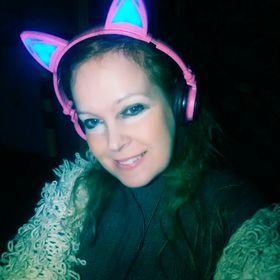 Profile Picture of Angela Vincente Artist & Music Guru (@angelavartist) on Pinterest