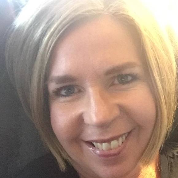 Profile Picture of Linda Crawford (@lkcra) on Poshmark