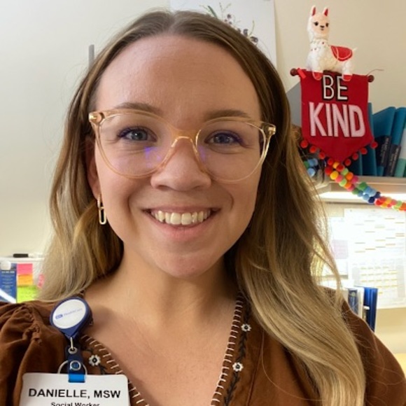 Profile Picture of Danielle Vollmer (@danievollmer) on Poshmark