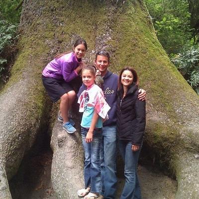 Profile Picture of Shari Walsh (@sharikiyo) on Twitter