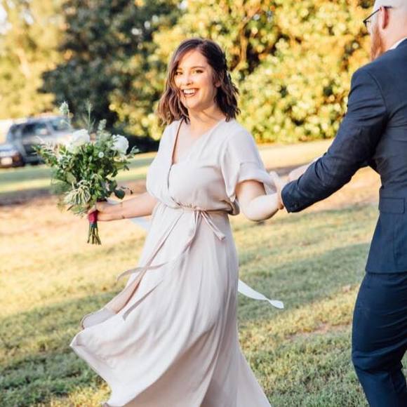 Profile Picture of Leah Rosenfarb (@leahgilbs) on Poshmark