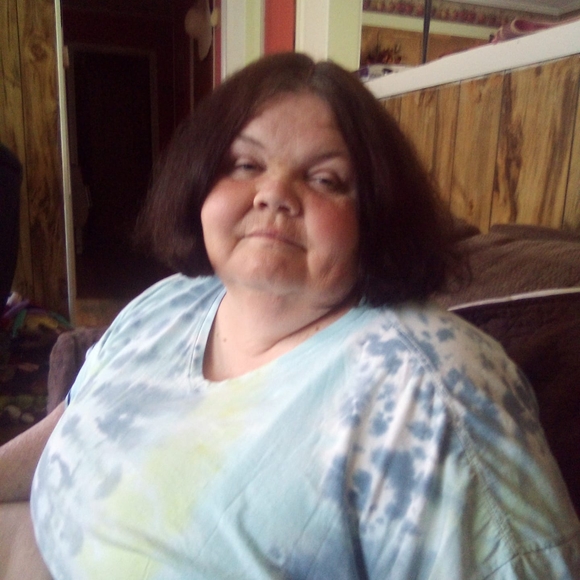 Profile Picture of Sharon Lowe (@sharonlowe870) on Poshmark