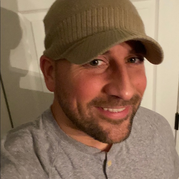 Profile Picture of Nick Zambo (@nickzambo) on Poshmark