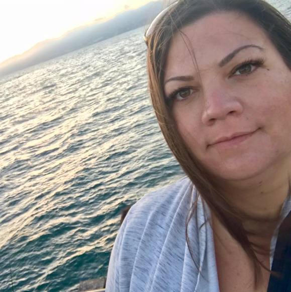 Profile Picture of Kimberly Dercks (@kimdercks) on Poshmark