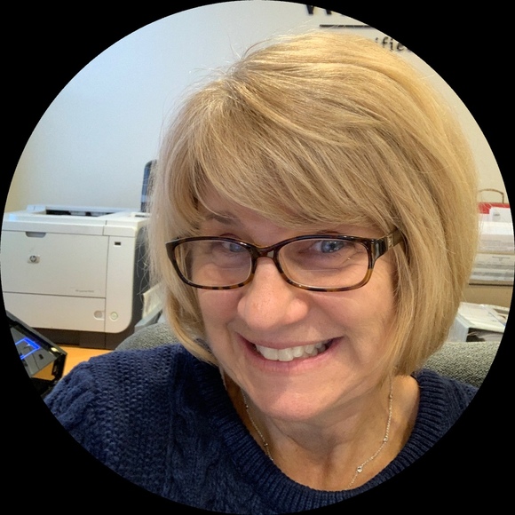 Profile Picture of Denise Colaluca (@denicola) on Poshmark