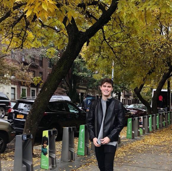 Profile Picture of Carson Mccalley (@carsonmccalley) on Poshmark