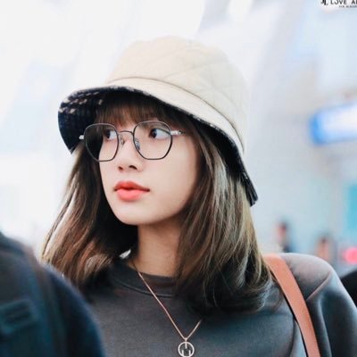Profile Picture of A (@lisashim7) on Twitter