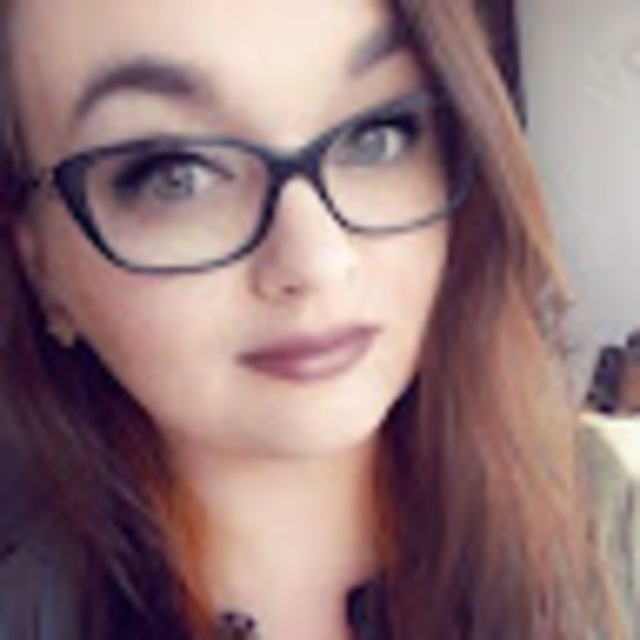 Profile Picture of Megan Hussmann (@meganrenae619) on Poshmark