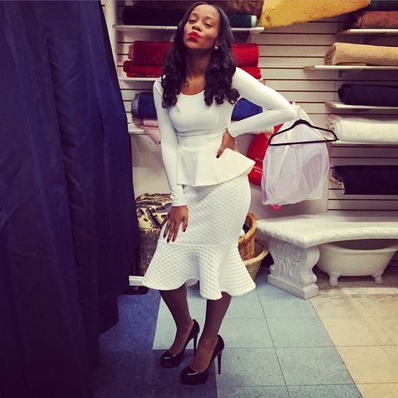 Profile Picture of Maya Clarke (@mayapapaya1) on Poshmark