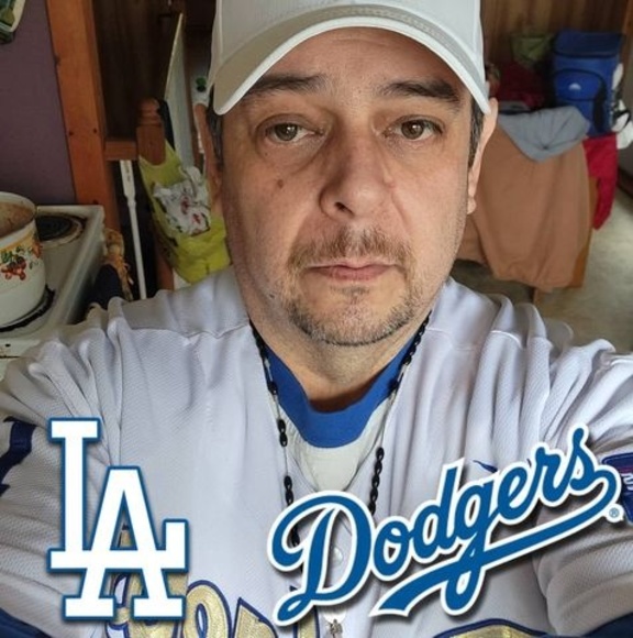 Profile Picture of Paul Zaragoza (@paul_zaragoza) on Poshmark